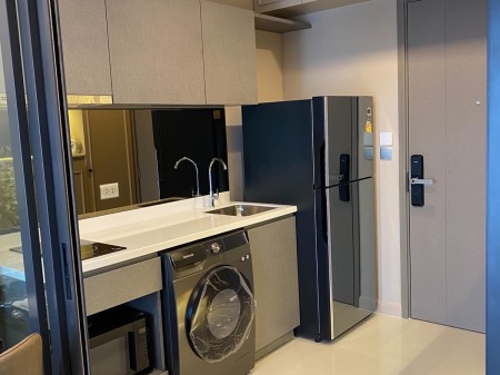 (CRH-102) Rented << Life Asoke Hype Rama 9,MRT 300 m. 1bed 1bath 33sqm. 30 FL