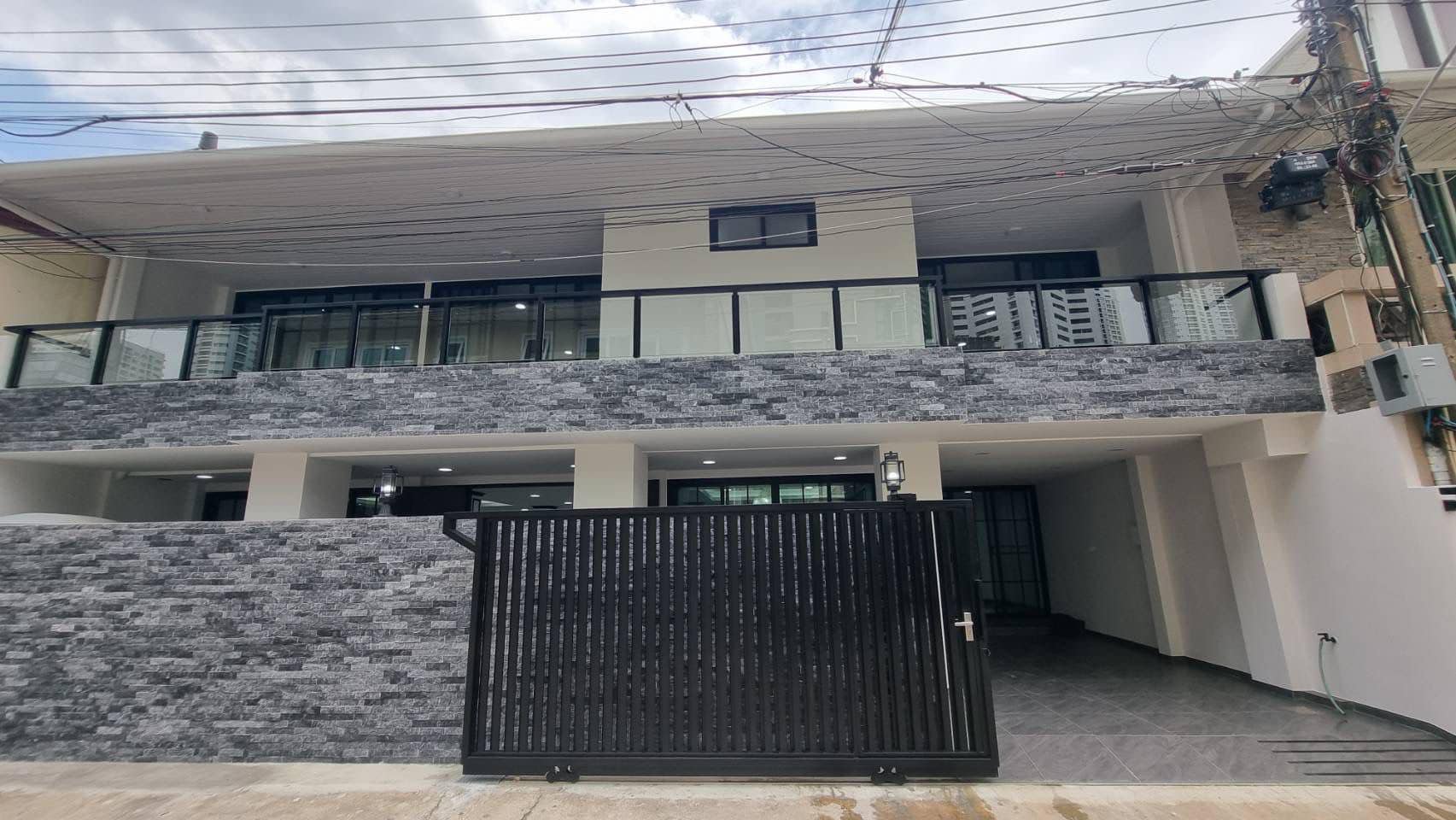 (VRH-316) Townhouse in Sukhumvit 26 ,6 bed 6 bath 54 sqm.  2 storey Townhouse