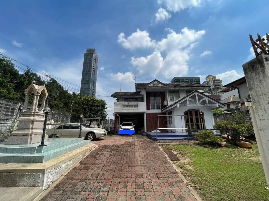 (VSM-333)  Thonglor soi 25 on Sukhumvit 55 road, Single house Thong lor area,Selling house + Land,54