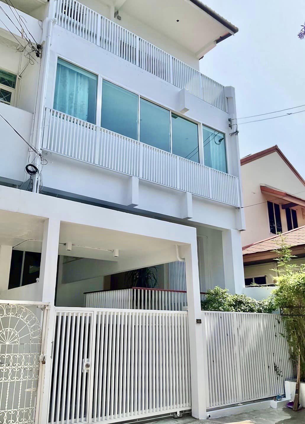 (VSM-326) SALE Townhome Sukhumvit 38,Near BTS Thong lo station,261sqm.,3bed4bath