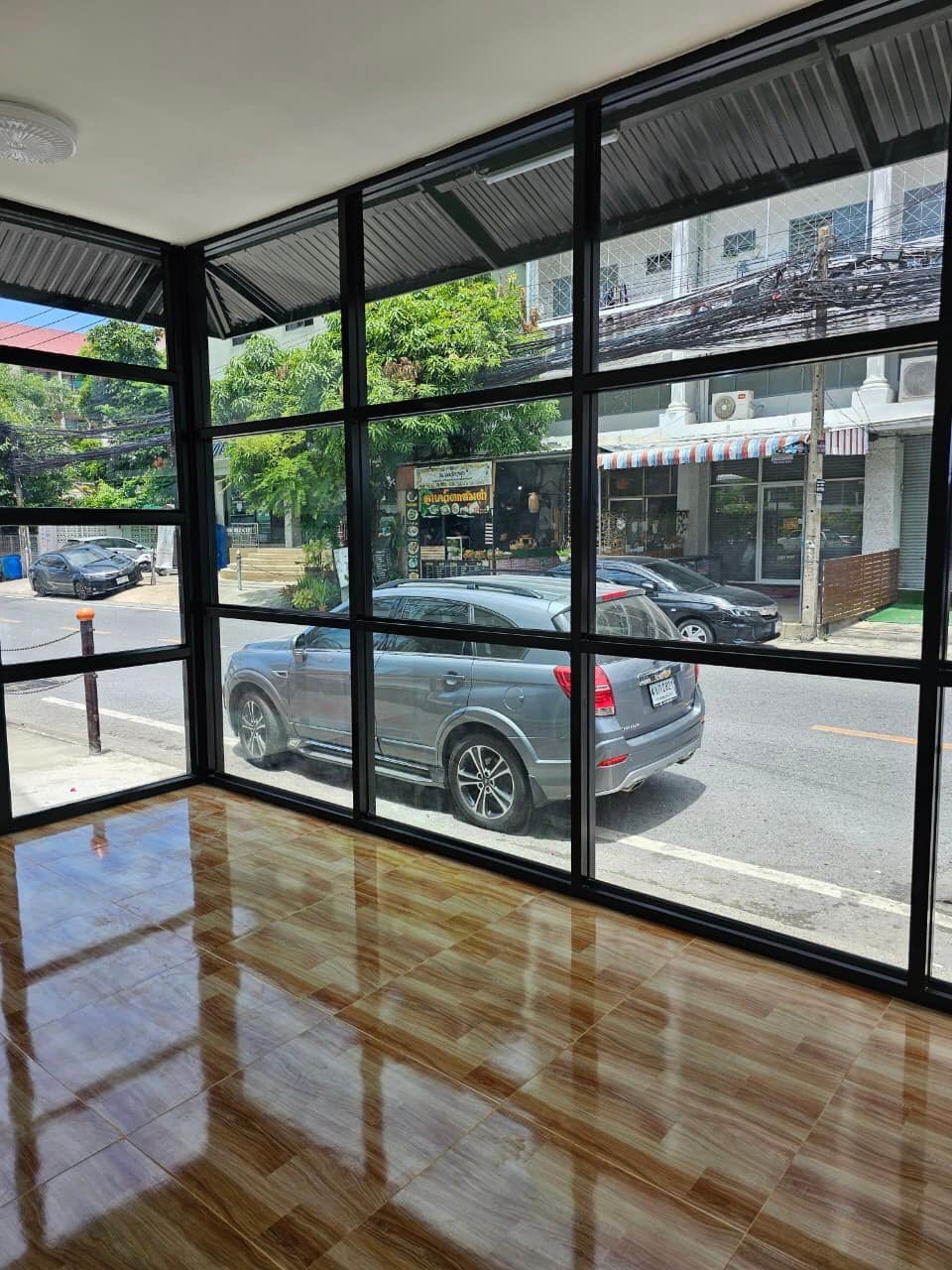 (SRH-637) Shop space for rent, walking distance to BTS Udomsukm 100m.