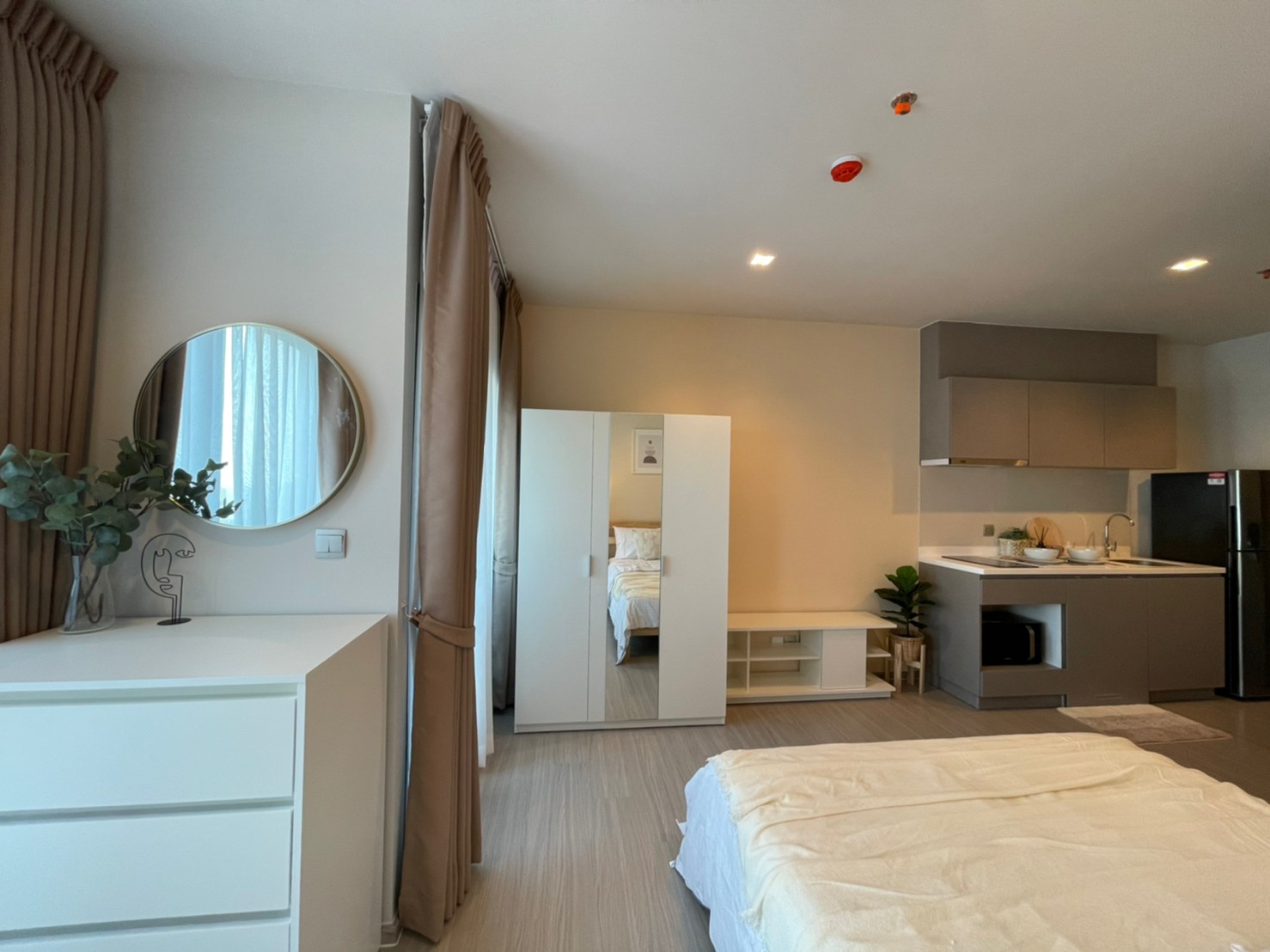 (CRA-97)Life Asoke Rama 9,MRT Rama9 1bed 1bath 26sqm 41FL Building A