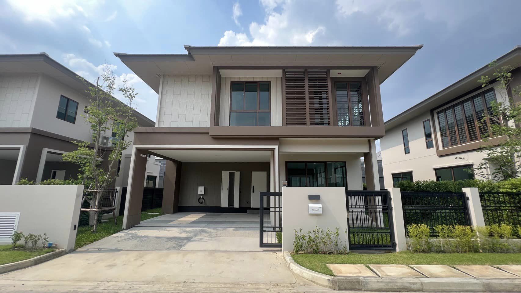 (VRA-110)Rented<Burasiri Krungthep Kreetha, 4bed, 4bath, 196sqm, 2-storey