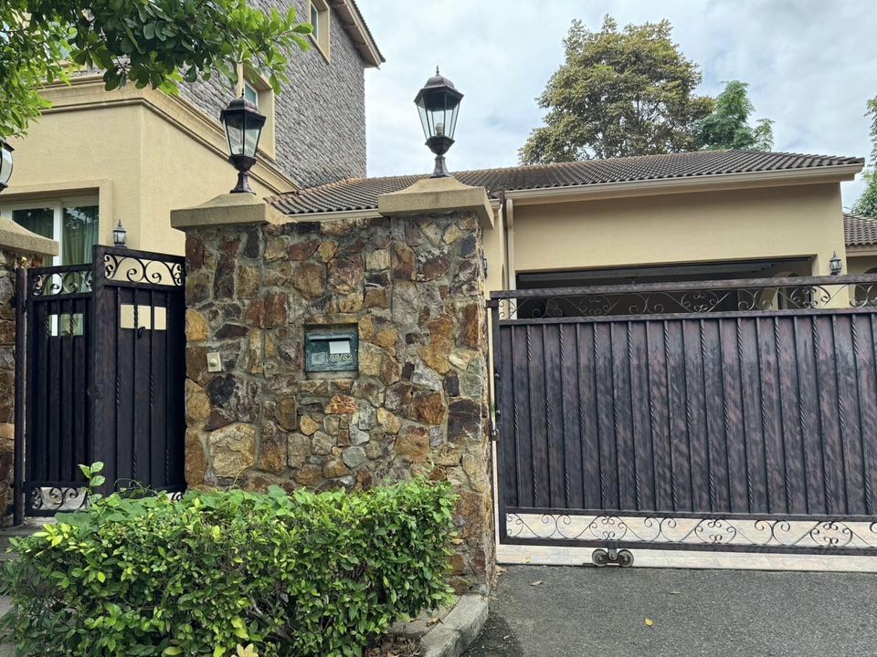 (VSL-408),Silk Road Place,Near The Sun Cafe & restaurant,4 bed 4 bath,1220sqm.,3FL