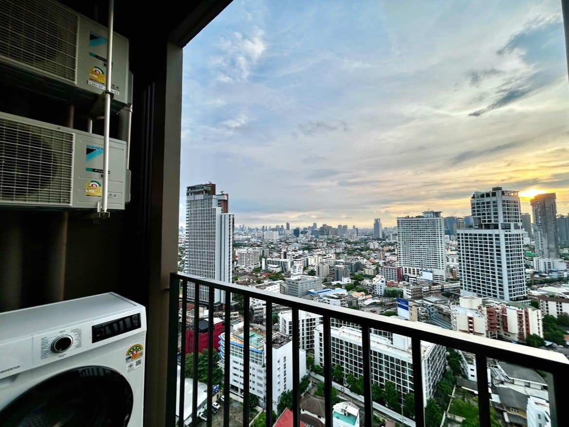 (CRL-537),Nue Noble Ratchada - Lat Phrao,MRT Ratchadaphisek 200m.,1 bed 1 bath,26sqm.,27FL