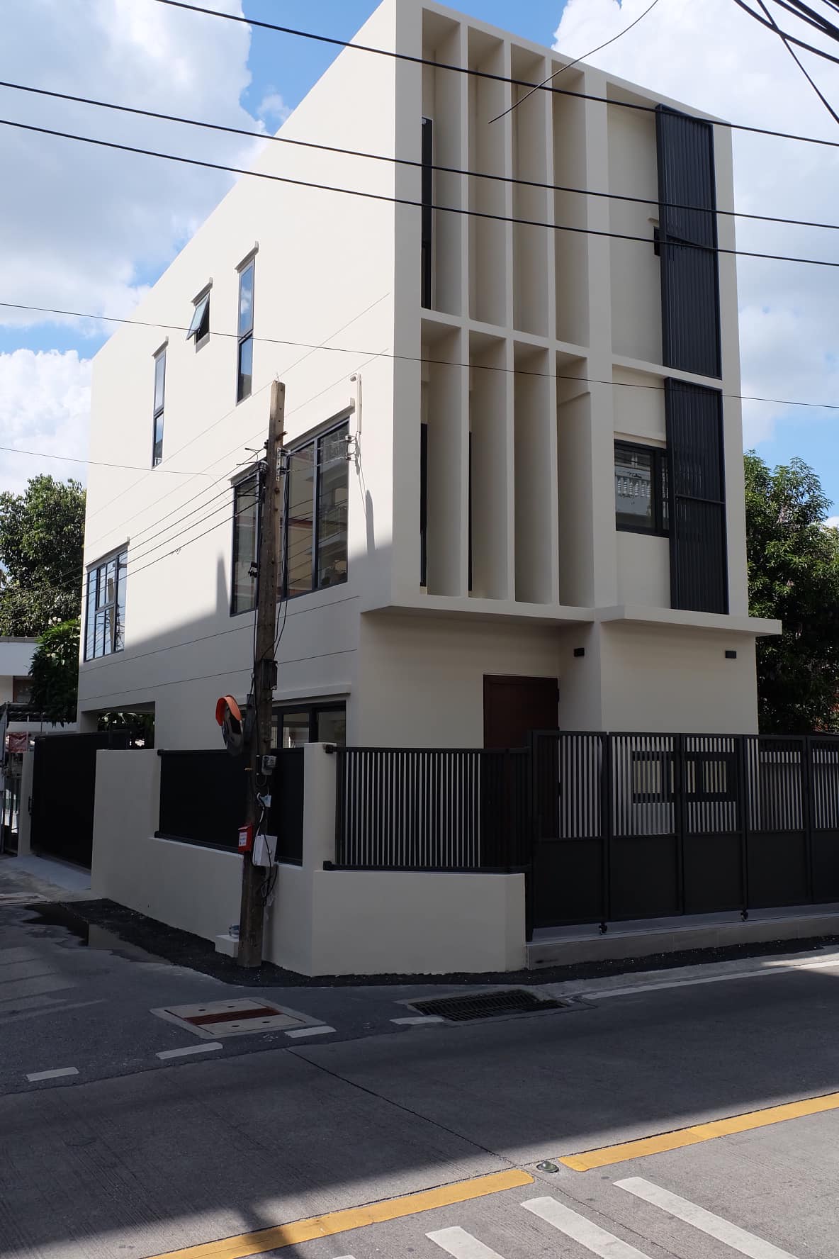 ​(VBA-1167)3-Storey Home Office Near MRT Sutthisan 2km. ,3bed ,4bath ,220sqm